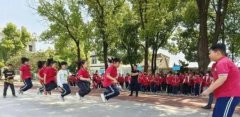 柳林小学全体师生举行了第一届趣味运动会